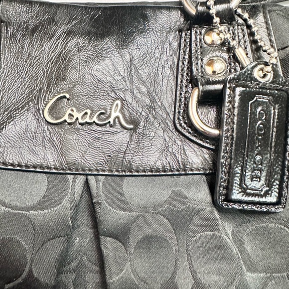 COACH Ashley Signature Carryall Shoulder Bag -GUC - Picture 14 of 15
